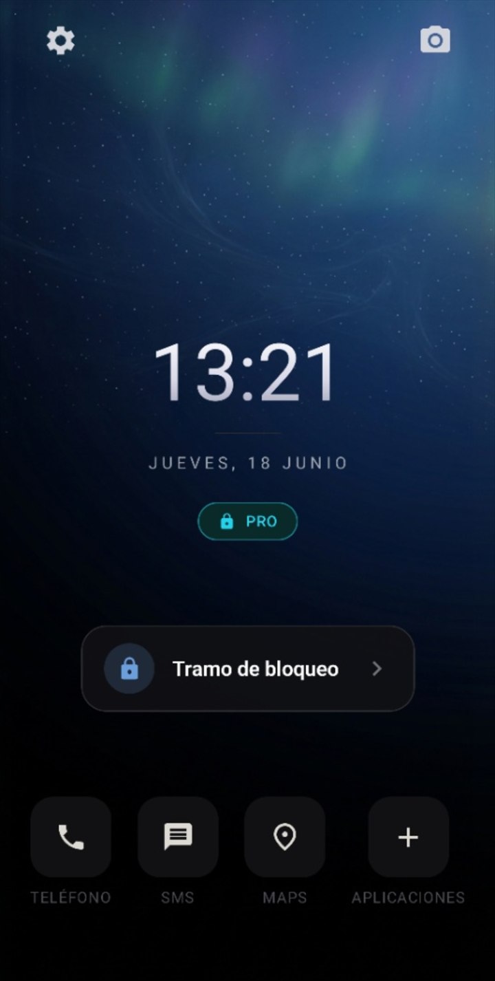 LAIZEN home screen with clock, date and shortcuts to phone, SMS and maps